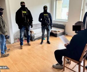 Międzynarodowy gang terroryzował dewelopera