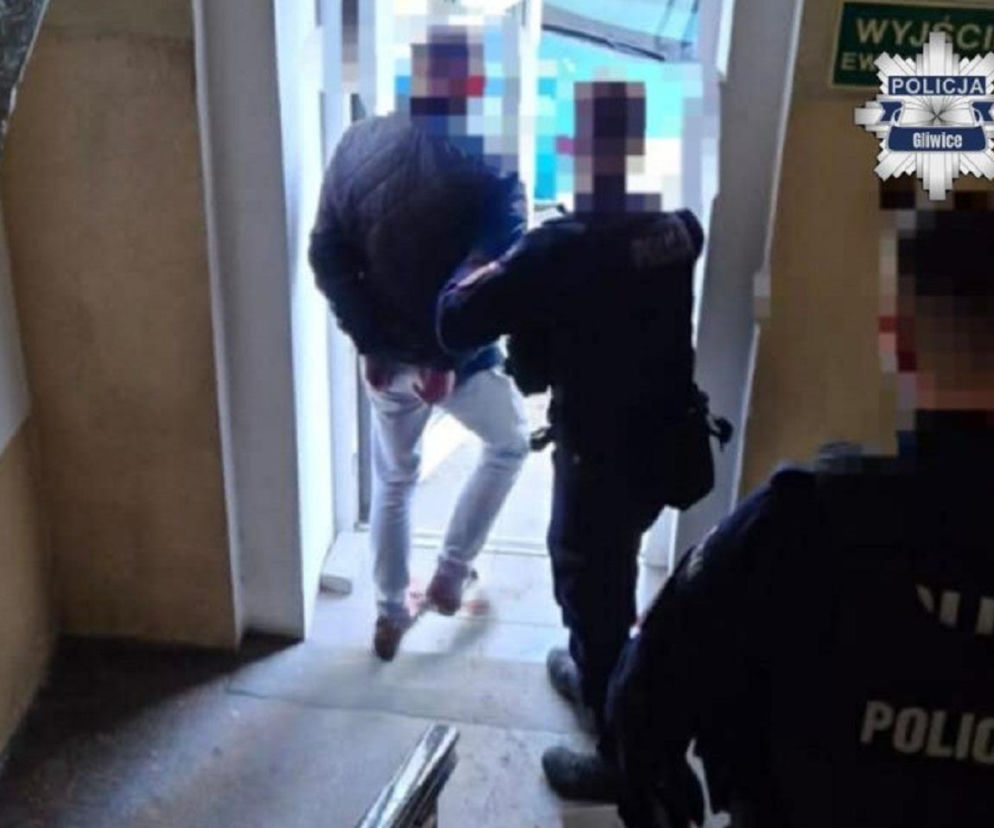 Taksówkarz zasnął za kierownicą na środku drogi. W aucie miał anielski pył