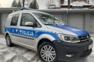 Nowy radiowóz dojechał nad jeziora. Ma przyczynić się do wzrostu poczucia bezpieczeństwa