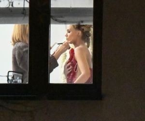 Agnieszka Kaczorowska w wałkach na głowie. Tak szykowała się na ramówkę TVP