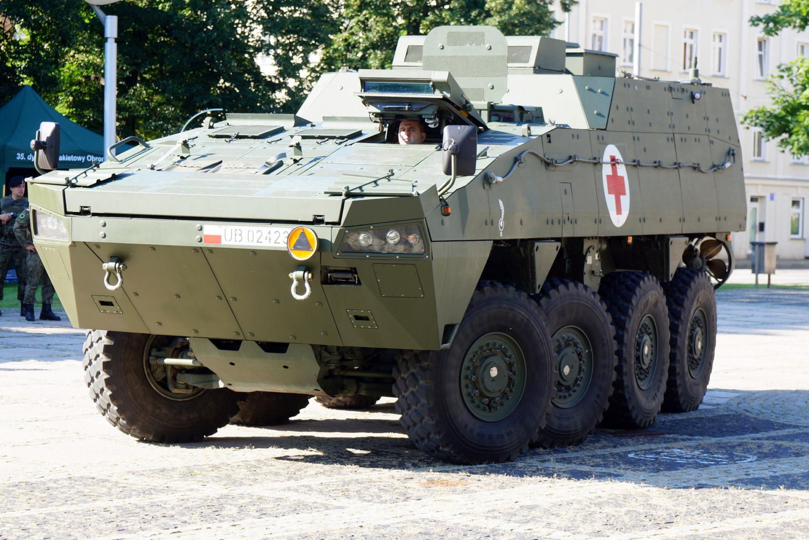 Stryker vs Rosomak