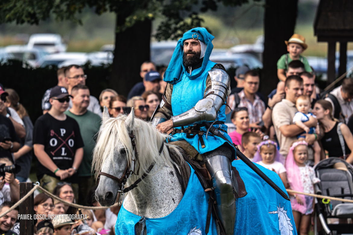 Co roku turniej rycerski na Zamku w Liwie przyciąga coraz większą rzeszę odbiorców