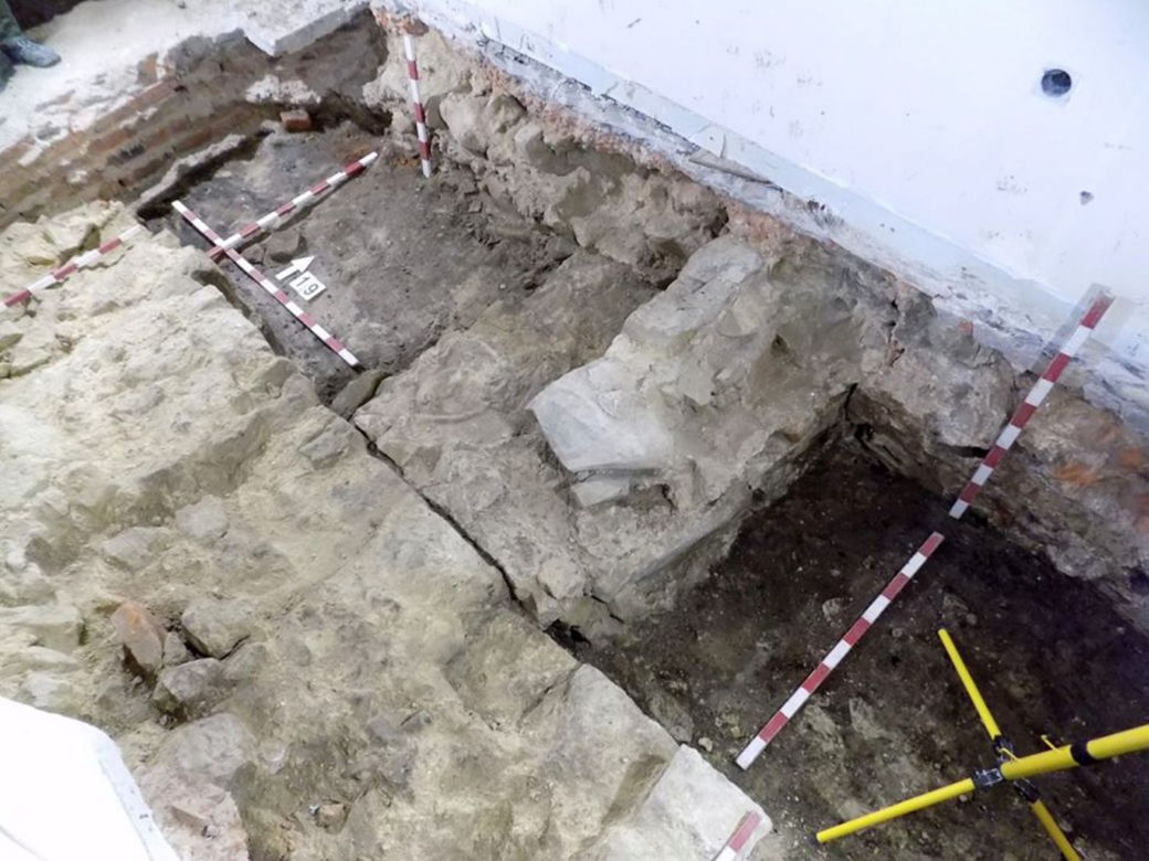 Murarz zgubił zapłatę 500 lat temu