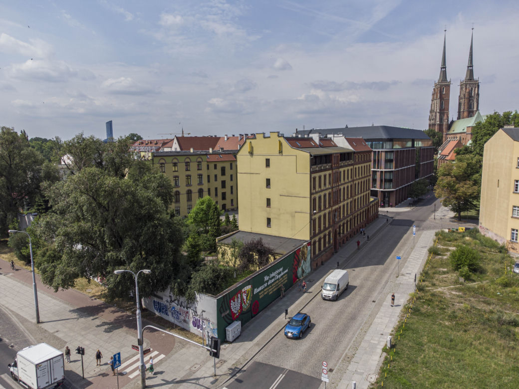 Kibice Śląska namalowali mural bez wymaganych zgód 