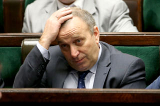 Pierwszy SONDAŻ partyjny w 2017 roku. Klęska PO, lewica ma 13 proc. WYNIKI