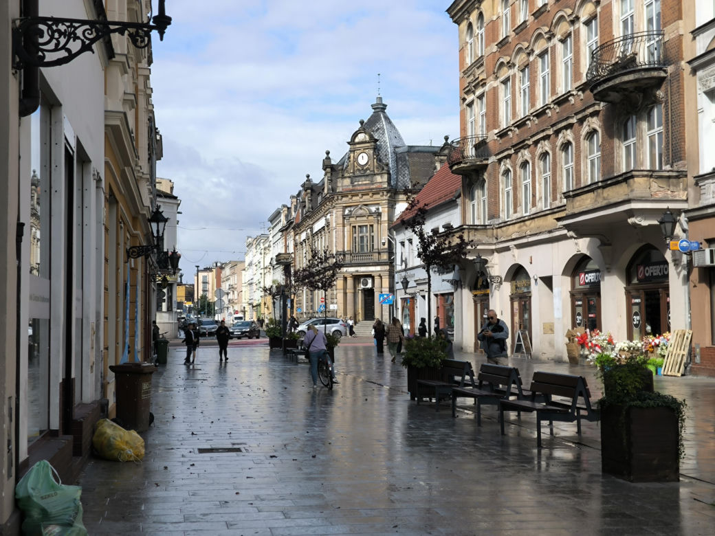 Budynek starej poczty przy deptaku