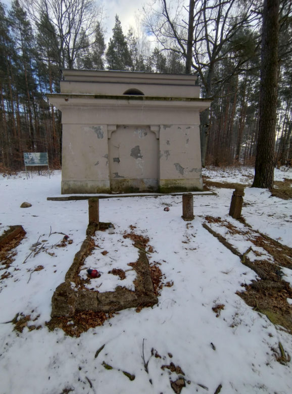 Mroczna tajemnica grobowca na Kaszubach. Należy do rodziny związanej z masonerią