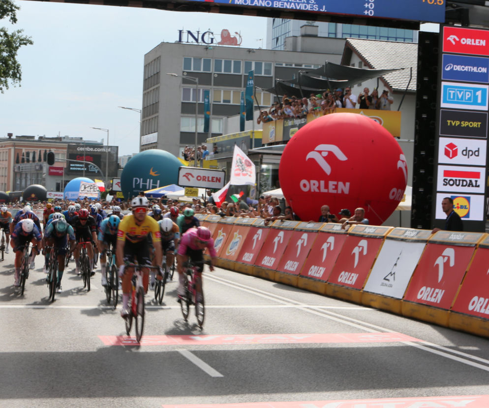 Włoski kolarz Jonathan Milan z drużyny Lidl-Trek odniósł trzecie etapowe zwycięstwo w 83. Tour de Pologne, wygrywając w Zielonej Górze trzeci odcinek, i umocnił się na prowadzeniu w klasyfikacji generalnej.