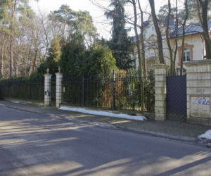 Maryla czeka na syna, żeby kupił jej samochód 