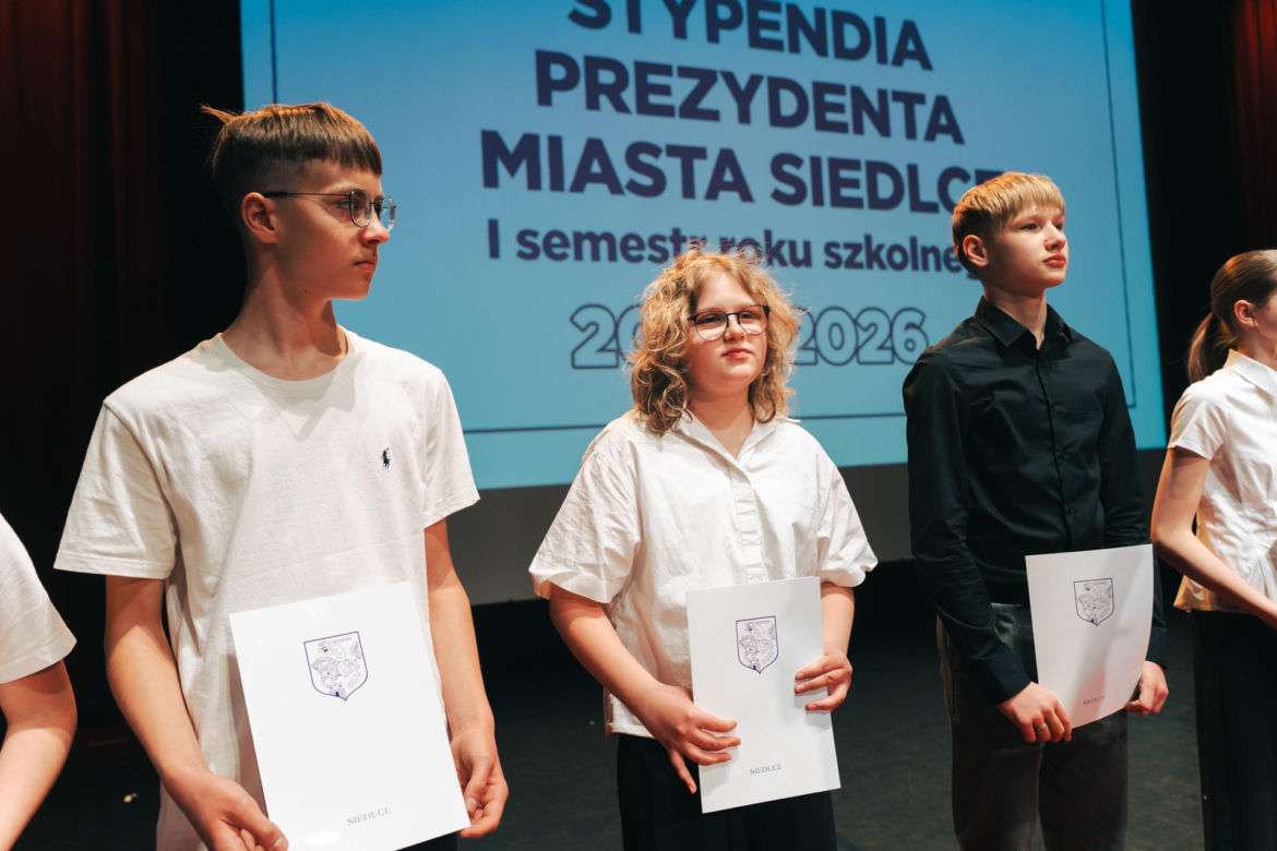 Najzdolniejsi uczniowie odebrali stypendia Prezydenta Miasta Siedlce
