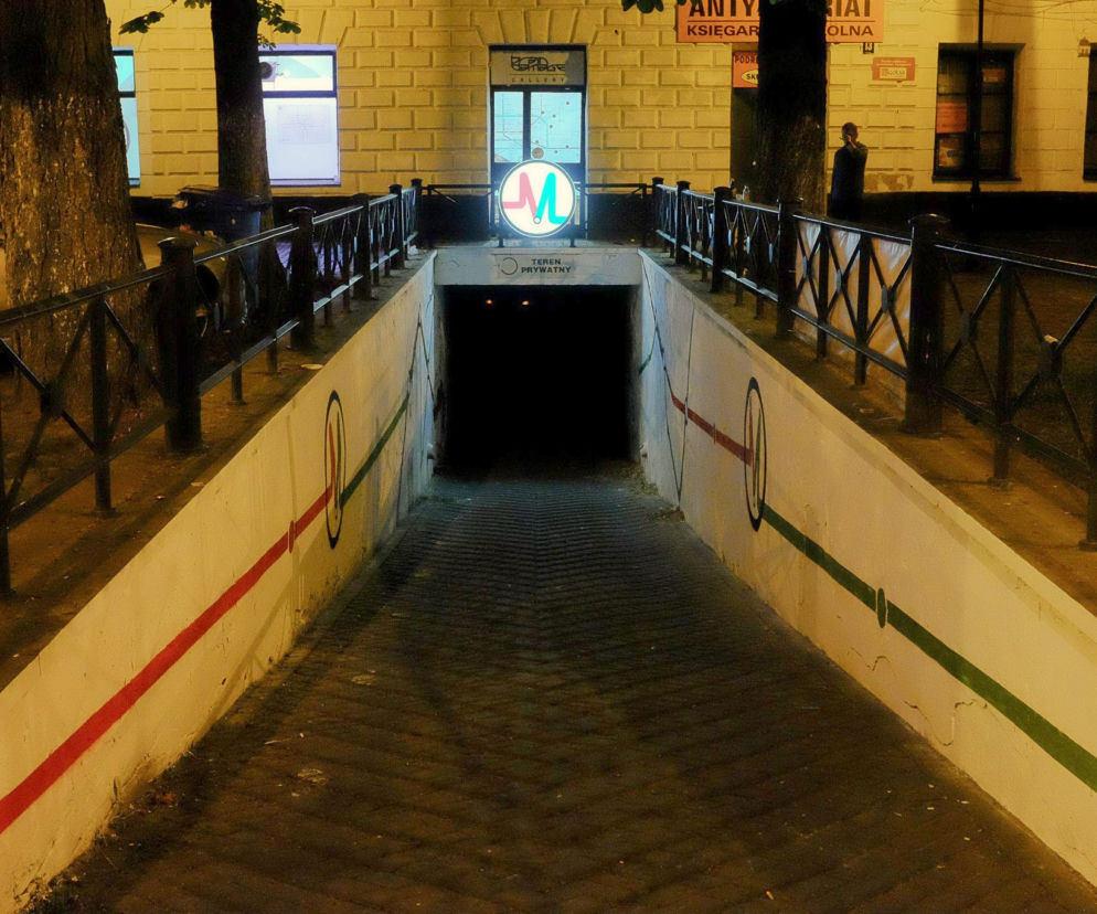 Galeria czeka na informacje o skradzionym neonie