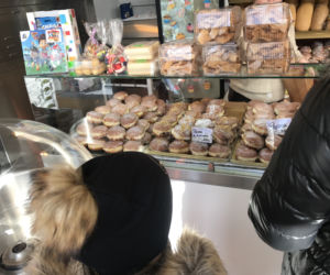 Kolejki przed cukierniami w Kraśniku w Tłusty Czwartek