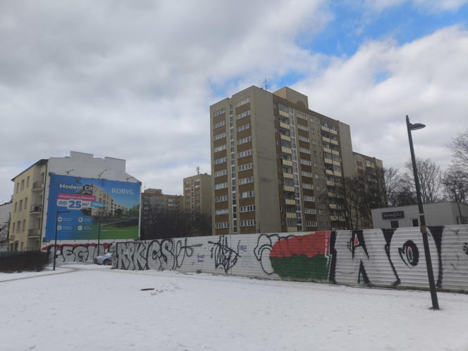 Prywatna firma przejęła osiedle w Warszawie. Teraz chce od mieszkańców milionów. „To nie my zawiniliśmy!”
