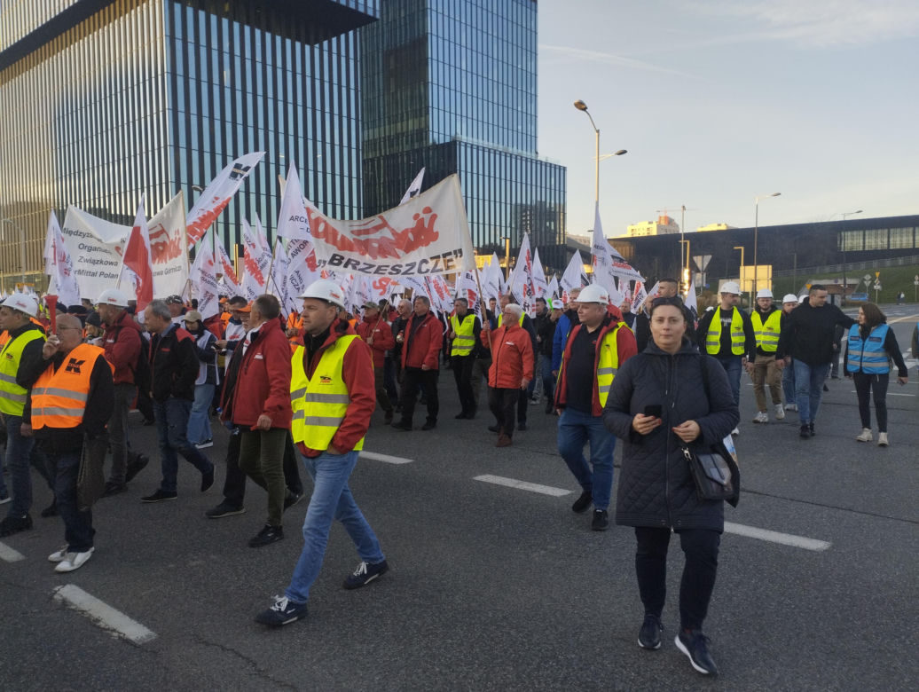 Protest w Katowicach. Tysiące związkowców na ulicach. Padły mocne słowa o „zbrodniczej ideologii”