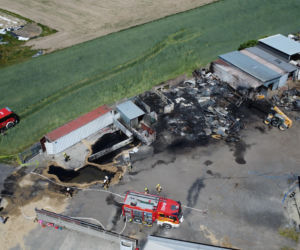 Gigantyczny pożar opon w Wielkopolsce. Czarny dym widać z wielu kilometrów!