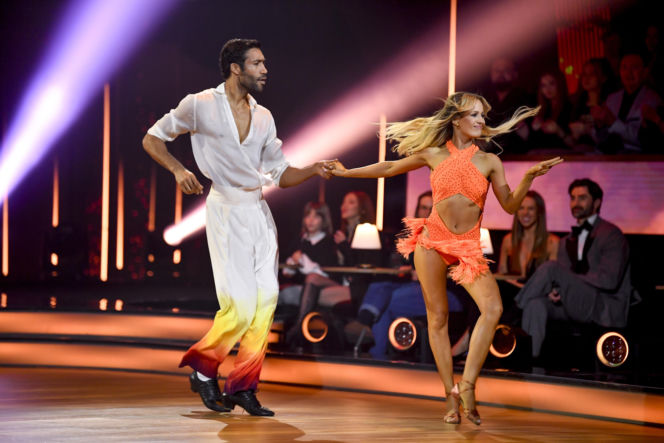 Gamou Fall i przepiekne tancerki w TzG