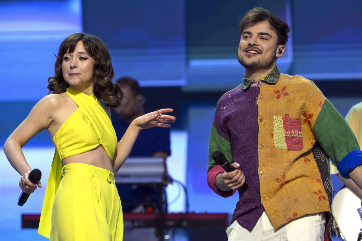 Był kelnerem w Sopocie, teraz zachwycił na Polsat Hit Festiwal 2025 w tym samym mieście. Wiktor Dyduła święci triumfy