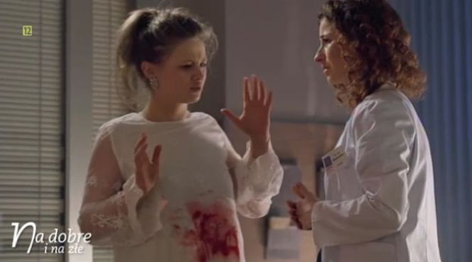 Na dobre i na złe odc. 643. Ola (Anna Karczmarczyk), Klaudia (Julia Wyszyńska)
