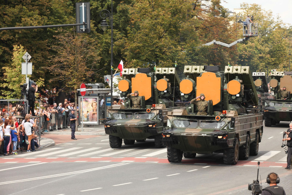 Kierowcy w gigantycznych tarapatach! Defilada z okazji Święta Wojska Polskiego zablokuje miasto
