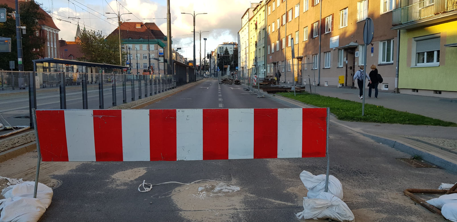 Olsztyn. Skrzyżowanie Piłsudskiego i Kościuszki zamknięte od miesięcy