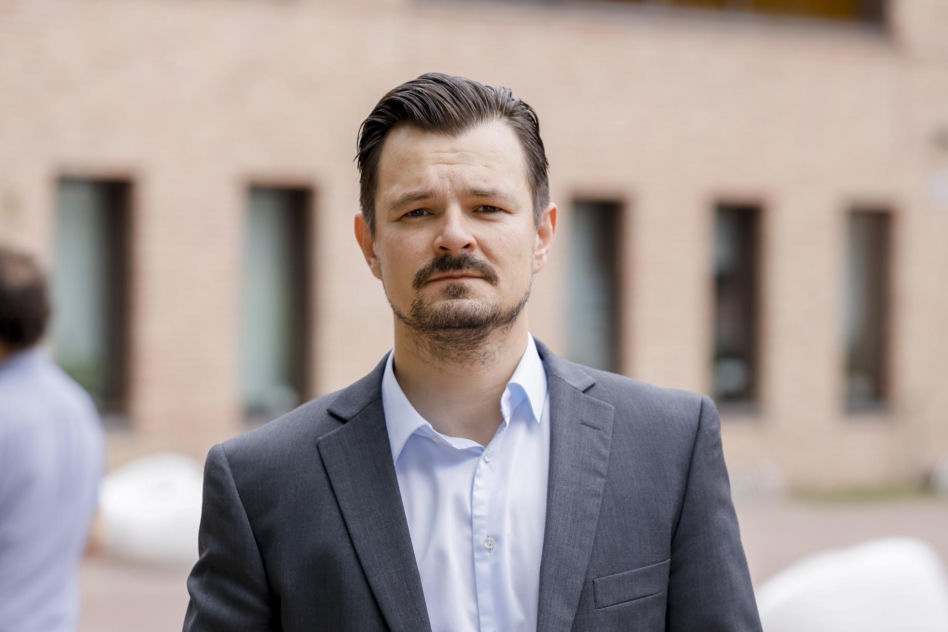 Dawid Ogrodnik kiedyś i dziś. Aktor-kameleon na przestrzeni lat przeszedł wielką metamorfozę
