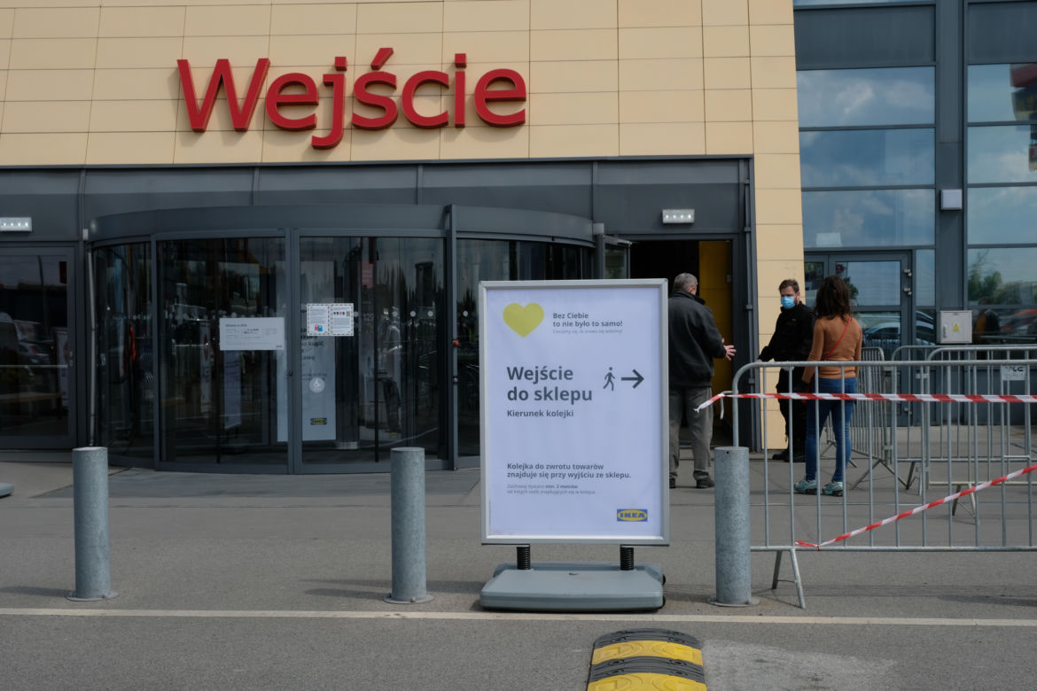 GIGANTYCZNE kolejki pod Ikeą w Katowicach [ZDJĘCIA]
