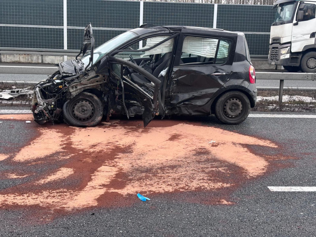 Wypadek na A4 w stronę Tarnowa. Lądował LPR, ogromne korki