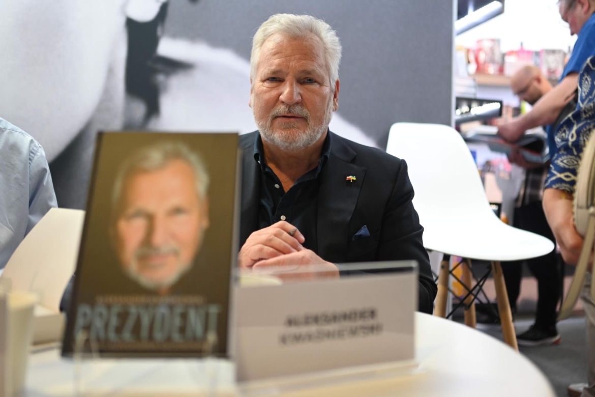 AI wybrała 5 najlepszych polityków w Polsce ostatnich 30 lat! 