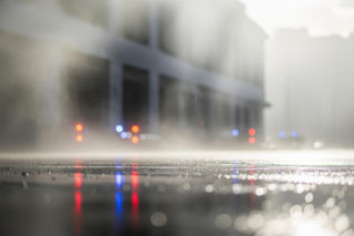 Pożar kamienicy w Warszawie. Jak policjanci ocalili matkę z trójką dzieci?