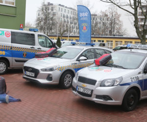 Strażnicy pokazali nowy sprzęt. Do funkcjonariuszy trafiły nowe defibrylatory