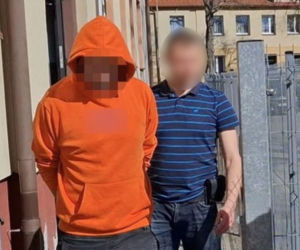 Wysyłał jej po 1 groszu na konto i ukradł tablice! 22-latka zniszczyła nieodwzajemniona miłość