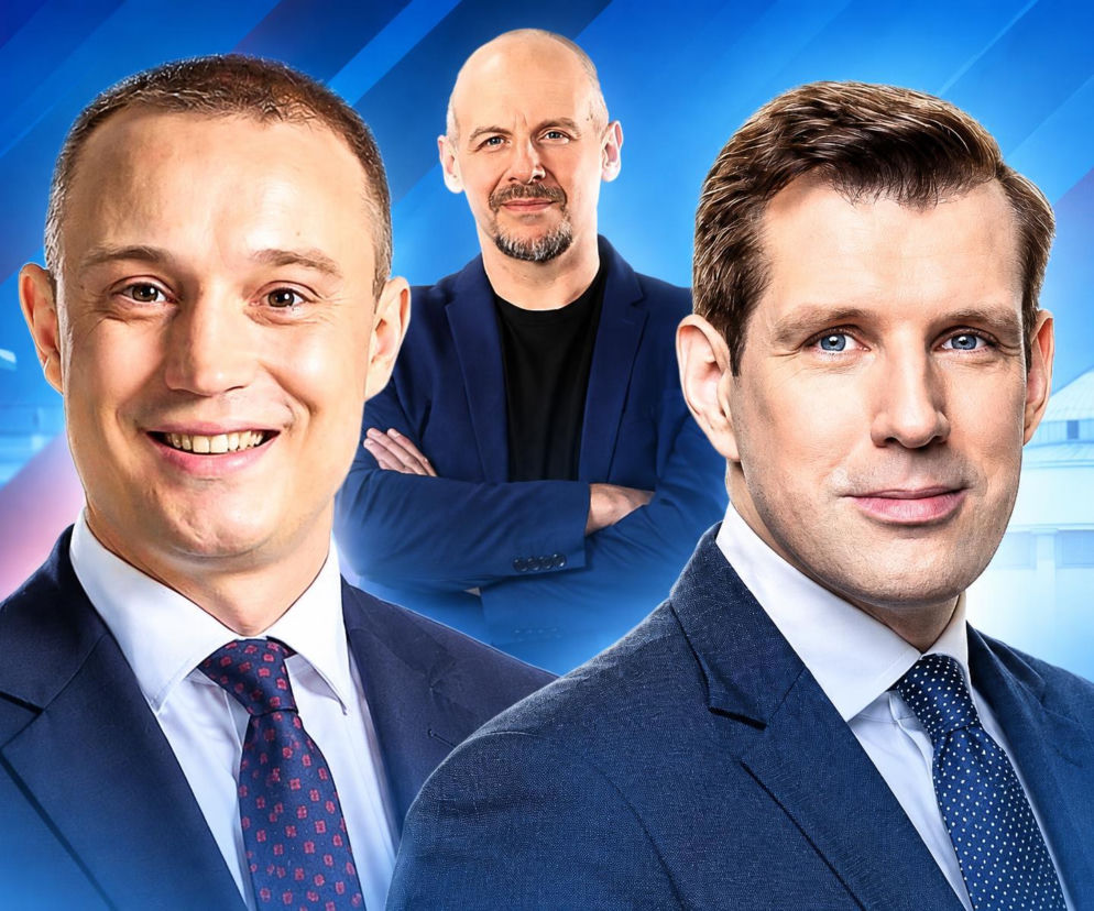 Krzysztof Mulawa w garniturze. W tle dwaj mężczyźni i budynek Sejmu. O skutkach migracji przeczytasz na SE Polityka.