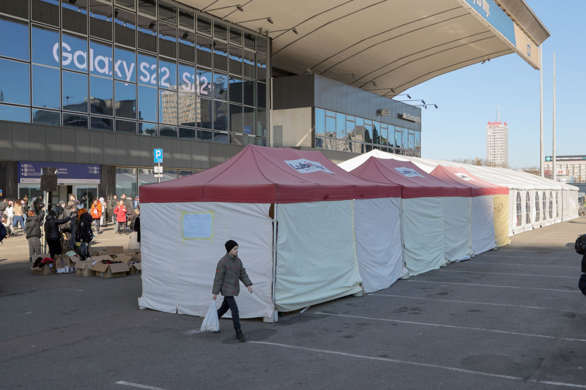 Dworzec Centralny pęka w szwach od ukraińskich uchodźców