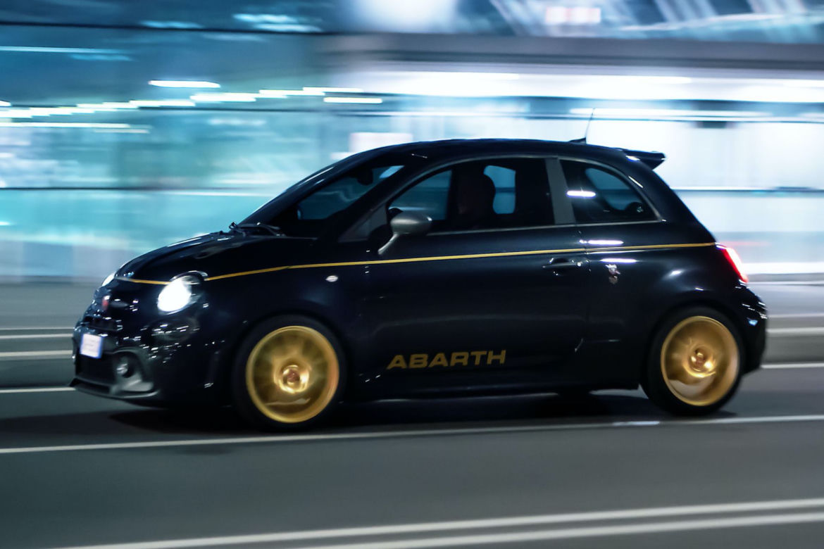 Abarth 595 Monster Energy Yamaha i Scorpioneoro