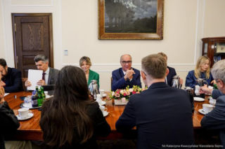 Marszałek Sejmu zapoczątkował dyskusję o przemocy: Chcę, żeby moja wnuczka była bezpieczna