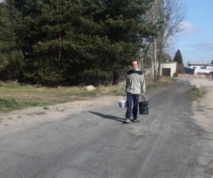 Przez urzędników noszę wodę w wiadrach