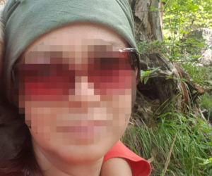 Znaleźli ją nieprzytomną i całą pociętą. Zrobił jej to własny syn? 