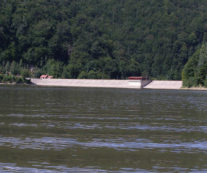 To jezioro w Małopolsce grało w filmie Ogniem i mieczem. Teraz umiera, a mieszkańcy są przerażeni brakiem wody