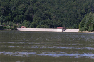 To jezioro w Małopolsce grało w filmie Ogniem i mieczem. Teraz umiera, a mieszkańcy są przerażeni brakiem wody