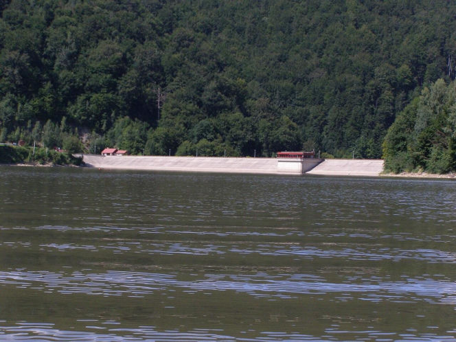 To jezioro w Małopolsce grało w filmie "Ogniem i mieczem". Teraz umiera, a mieszkańcy są przerażeni brakiem wody