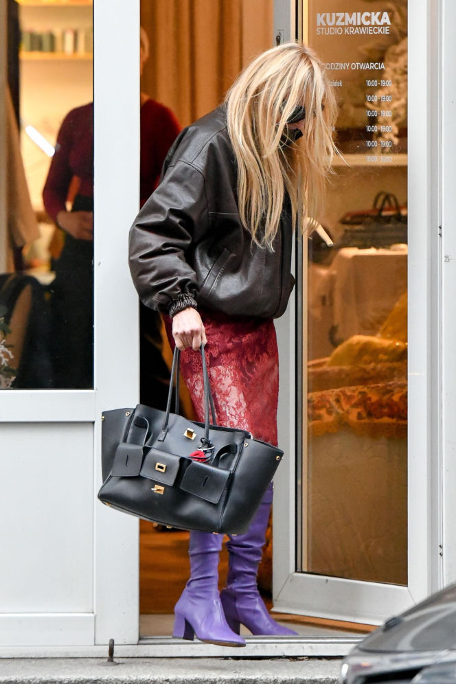 Monika Olejnik weszła w spódnicy, wyszła bez