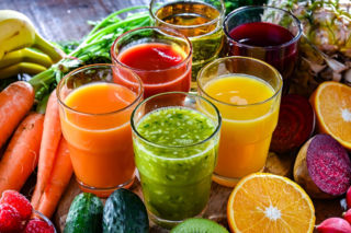 Naturalny sposób na nadciśnienie. Oto 5 soków, które wspierają serce