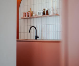 Nail Polish Inspired Interior: Hybryda mieszkania i studia fotograficznego na 63 metrach