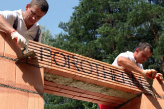Ceramiczne nadproże w ścianie jednowarstwowej. Solidne i bez mostków termicznych