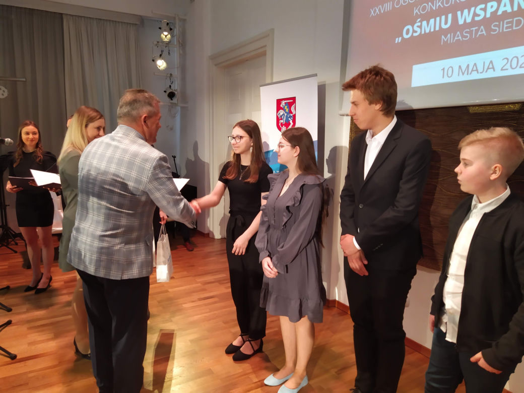 Laureaci i wyróżnieni w konkursie "Ośmiu Wspaniałych" w Siedlcach w 2022 roku - fotorelacja