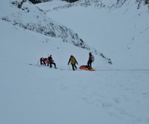 Wypadek w Tatrach! Snowboardzista ranny na Rysach, dramatyczna akcja TOPR