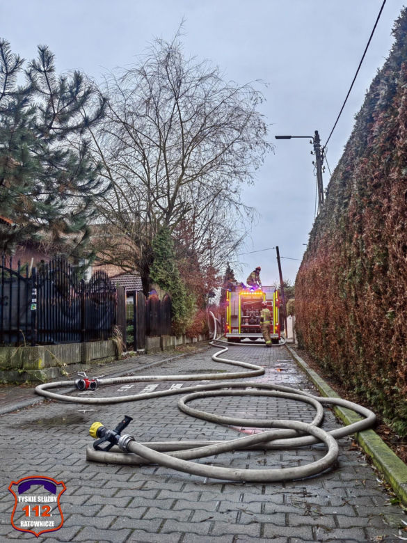 Pożar w Tychach. W budynku znajduje się żłobek i hotel. Trwa akcja strażaków
