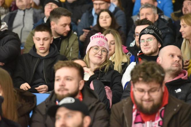 KH Energa Toruń - Unia Oświęcim 2:1! Zdjęcia kibiców i zawodników obu drużyn