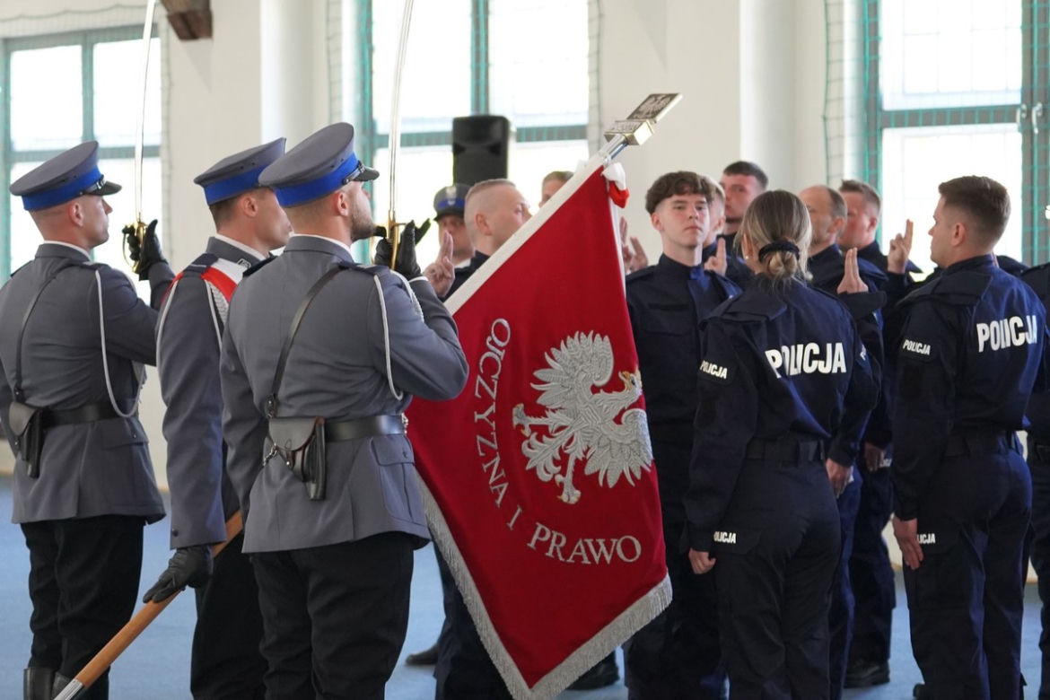 Ślubowanie nowych policjantów w Olsztynie [ZDJĘCIA]