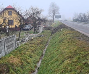 Wypadek w Brzózie Królewskiej. Zgineły 2 osoby [ZDJĘCIA]